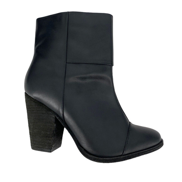 LL Bean Signature Womens Black Leather Ankle Boots Side Zipper Size 6.5B NEW - Picture 1 of 11